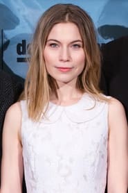 Nora Waldstätten portrait