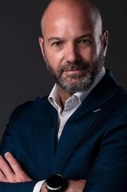 Luis García portrait