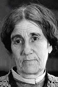 Mai Wells portrait