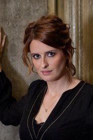 Anne Décis portrait