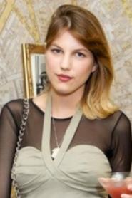 Kinga Burza portrait