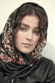 Afsaneh Pakroo portrait