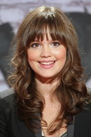 Emilia Schüle portrait
