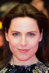 Antje Traue portrait