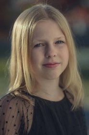 Nève Leblanc portrait