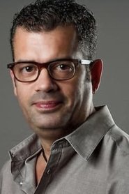 Roger Zayas-Bazán portrait