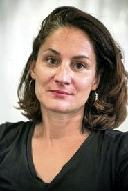 Elsa Faucillon portrait