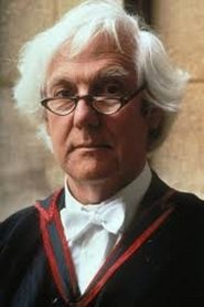 Roddy Maude-Roxby portrait