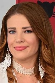 Esra Sönmezer portrait