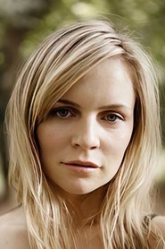 Tara Blaise portrait