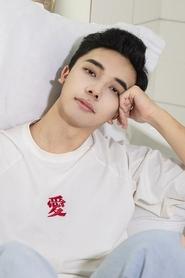 Zhuoting Li portrait