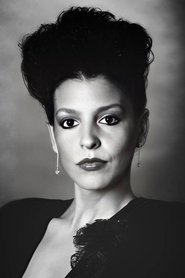 Lisa Saxton portrait