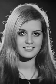 Nilüfer Koçyiğit portrait