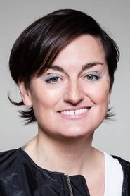 Zoe Lyons portrait