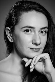 Oana Pușcatu portrait