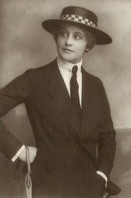 Carola Toelle portrait