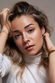 Samia Hofmann portrait