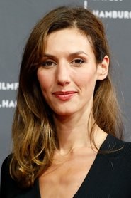 Doria Tillier portrait