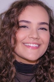 Giovana Moraes portrait