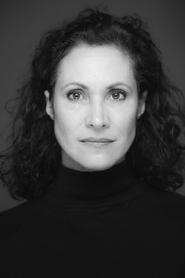 Justine del Corte portrait
