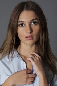 Gizem Güneş portrait