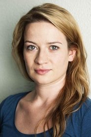 Nina Gummich portrait