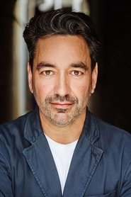 Alex Papps portrait
