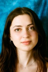 Lizzy McAlpine portrait