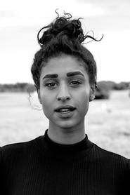 Lola Zackow portrait