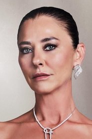 Ece Uslu portrait