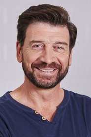 Nick Knowles portrait