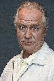 László Áron portrait
