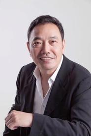Daniel Yu portrait