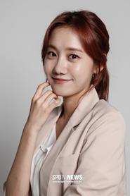Jung Min-ah portrait