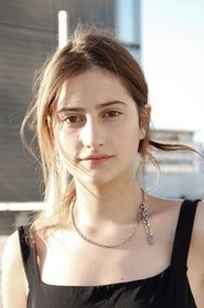 Lola Créton portrait