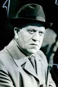 Roddy McMillan portrait
