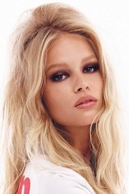 Anna Ewers portrait