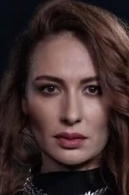 Gamze İğdiroğlu portrait
