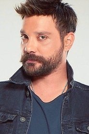 Oğuzhan Uğur portrait