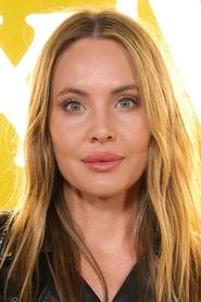 Leah Pipes portrait