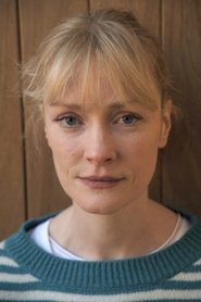 Claire Skinner portrait