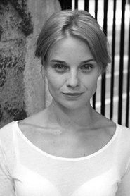 Hannah Yelland portrait