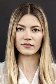 Hannah McKechnie portrait