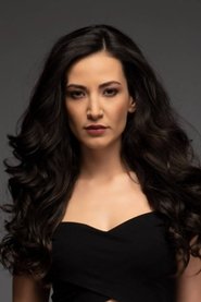 Cemre Melis Çınar portrait