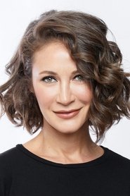 Ece Dizdar portrait