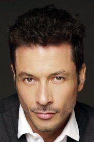 Raúl Méndez portrait