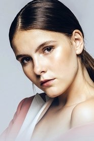 Camille Schneyder portrait