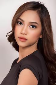 Alona Navarro portrait