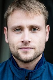 Max Riemelt portrait