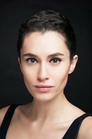 Hande Doğandemir portrait